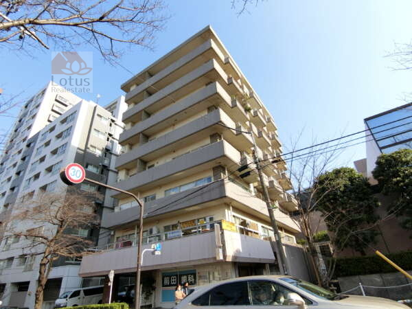 ガーデンコーポ不動前外観共用部2｜ガーデンコーポ不動前は昭和49年築、8階建てのマンションです。