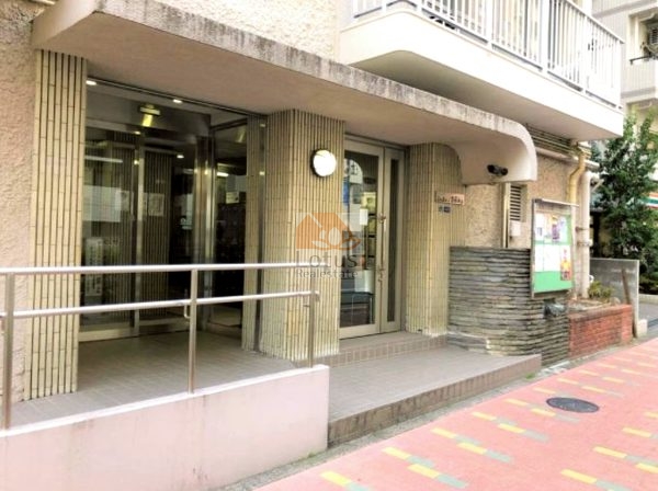 シャンボール武蔵小山エントランス１｜東急目黒線「武蔵小山」駅、都営浅草線「戸越」駅が利用できます。
