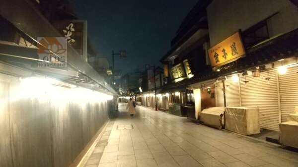 帝釈天参道の夜