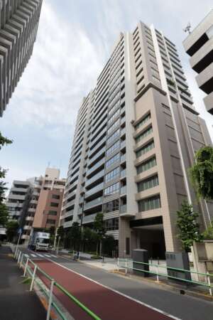 クラッシィハウス芝浦外観1｜クラッシィハウス芝浦は平成２８年築、20階建てのタワーマンションです。タワー型のフォルムが周辺の建物と一線を画します。
