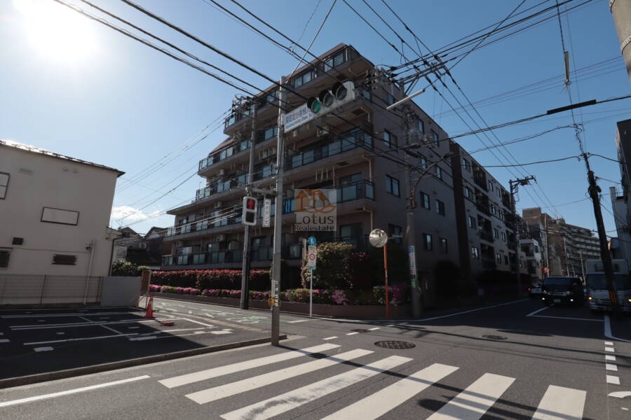 マイキャッスル武蔵関外観1｜マイキャッスル武蔵関は、平成10年築、6階建のマンションです。