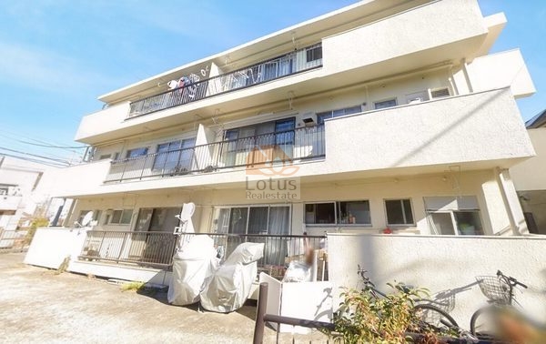 グリーンマンション外観１｜グリーンマンションは昭和46年築、3階建のマンションです。
