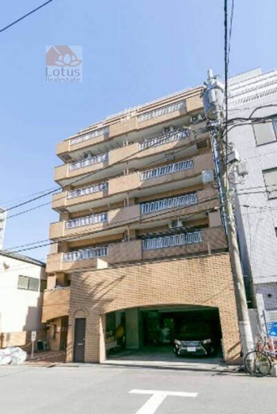 オクトピア湊外観 (5)｜オクトピア湊は昭和57年築、9階建てのマンションです。隅田川近くの閑静な住宅街に立地します。