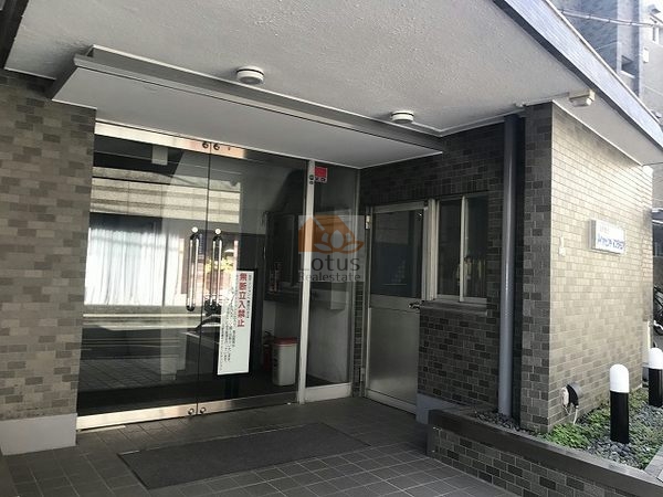 三軒茶屋ダイヤモンドマンションエントランス１｜管理体制良好です。