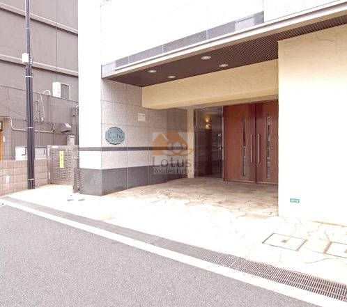 レーベンハイム葛西グランアベニューエントランス２｜葛西橋通りに面した立地です。