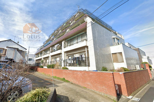 ヴィラ・アルポンテ長崎外観１｜ヴィラアルポンテ長崎は昭和49年築、5階建てのマンションです。周辺は戸建てや低層マンションが多く、閑静な住宅地です。