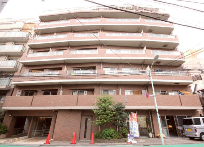 スタジオエアー白金1｜スタジオエアー白金は平成16年築、10階建てのマンションです。都営三田線・南北線「白金高輪」駅、「白金台」駅が利用可です。周辺は閑静な住宅街です。