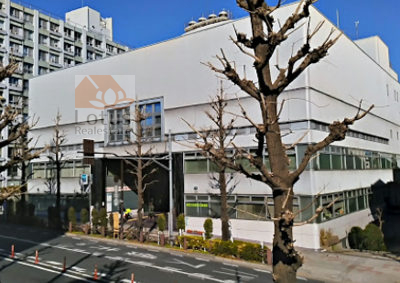 豊島区立雑司が谷体育館｜「豊島区立雑司が谷体育館」が目の前にあります。プールもあります。