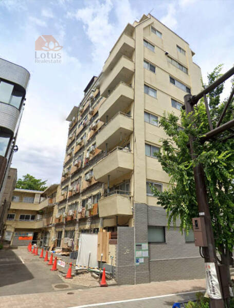 代々木グランドハイツ外観１｜代々木グランドハイツは昭和41年築、8階建てのマンションです。