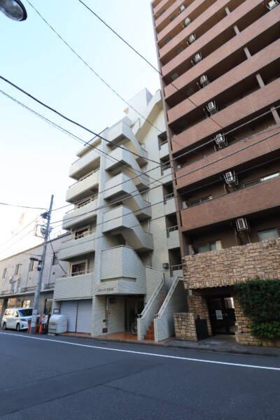 ストーク東神田外観2｜ストーク東神田は昭和57年築、７階建てのマンションです。
