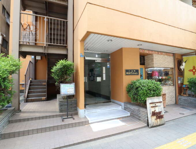 小島町永谷マンションエントランス1｜エントランスです。