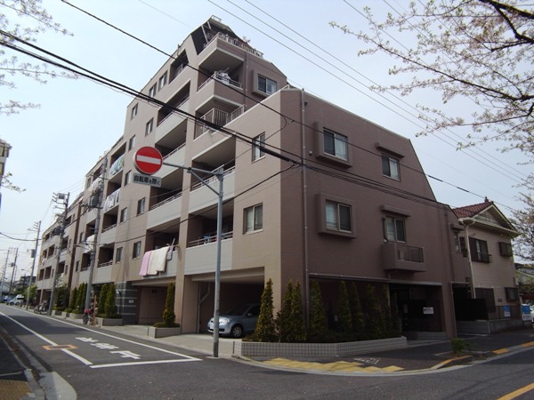 日神パレステージ瑞江外観｜日神パレステージ瑞江は平成18年築、7階建てのマンションです。東館と西館があります。