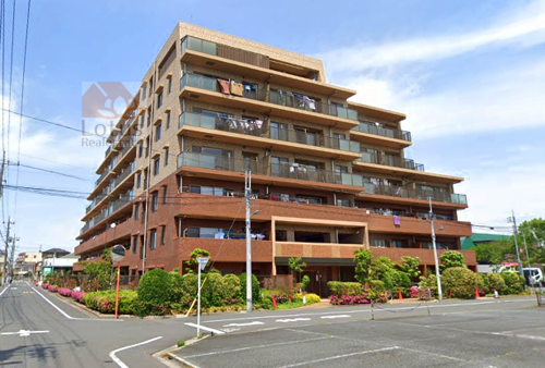 レクセルガーデン篠崎外観７｜レクセルガーデン篠崎は平成１５年築、地上７階建てのマンションです。北側には業務スーパーがあります。