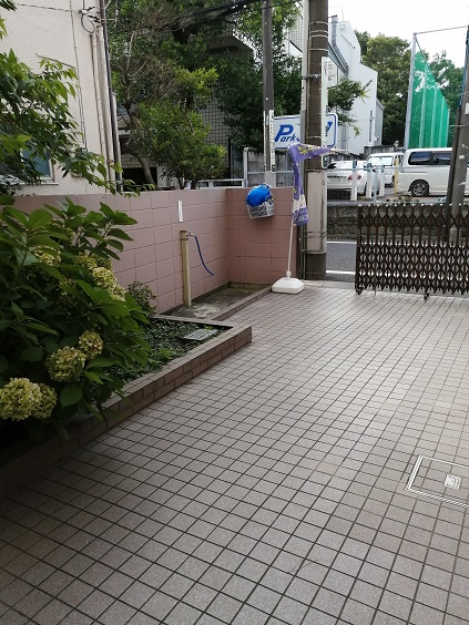 三田豊玉第二コーポ共用部 (3)｜アプローチです。