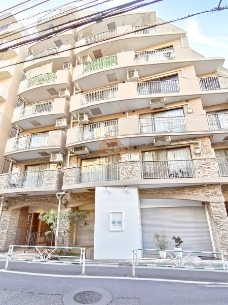 スカーラ代官山外観１｜スカーラ代官山は平成12年築、8階建てのマンションです。