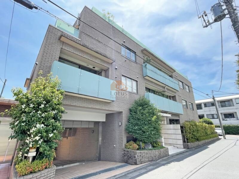 ファミールグラン神宮前外観６｜ファミールグラン神宮前は平成13年築、4階建てのマンションです。