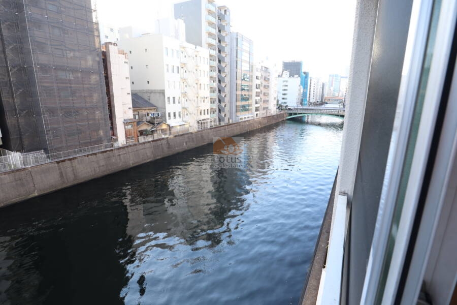 ストーク東神田眺望2｜南側は神田川に接しています。眺望・日当たりは良好な状況です。