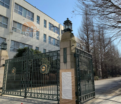 お茶の水女子大学｜「お茶の水女子大学」正門から徒歩1分です。