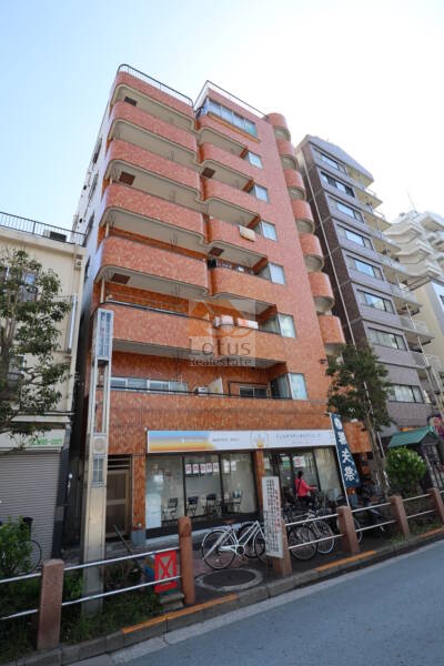 コーヅ天神ハイツ外観1｜コーヅ天神ハイツは昭和54年築、8階建てのマンションです。