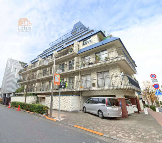 秀和松濤レジデンス外観１｜秀和松濤レジデンスは昭和４５年築、７階建てのマンションです。京王井の頭線「神泉」駅から徒歩3分です。ＪＲ「渋谷」駅も利用可です。