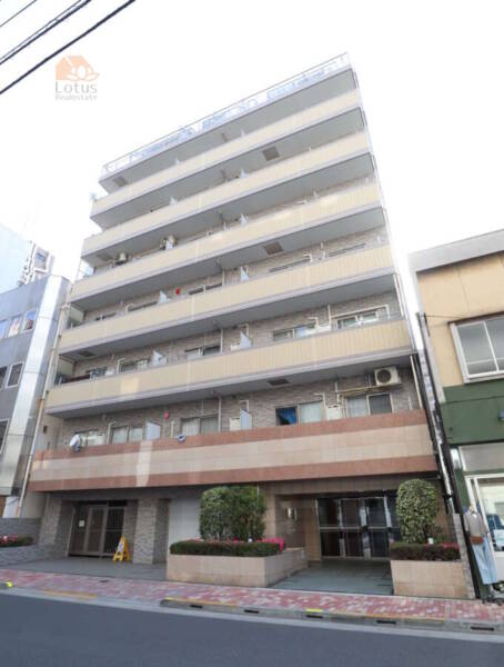 蔵前アムフラット２外観1｜蔵前アムフラットⅡは平成14年築、9階建てのマンションです。閑静な住宅地に立地し、近隣にはスーパーマーケットも複数ありなかなか便利な立地です。
