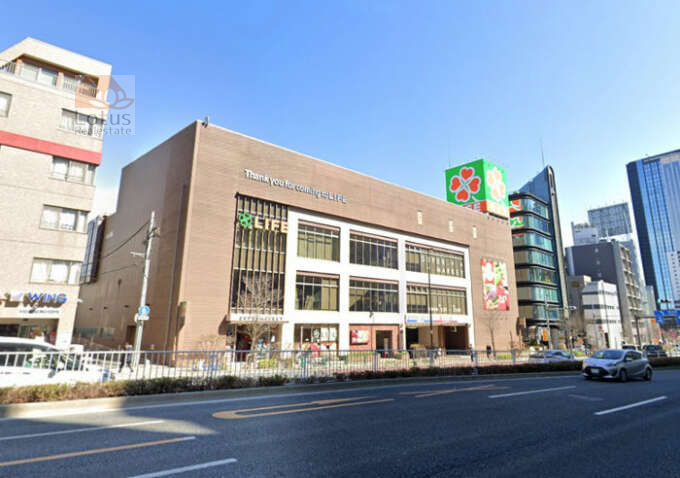 ライフ中野坂上店2｜スーパーマーケット「ライフ中野坂上店」まで徒歩6分です。青梅街道沿いにあります。3階建で品揃え豊富です。