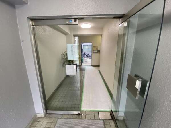 野沢ダイヤモンドマンションエントランス２｜管理は行き届いているように感じます。