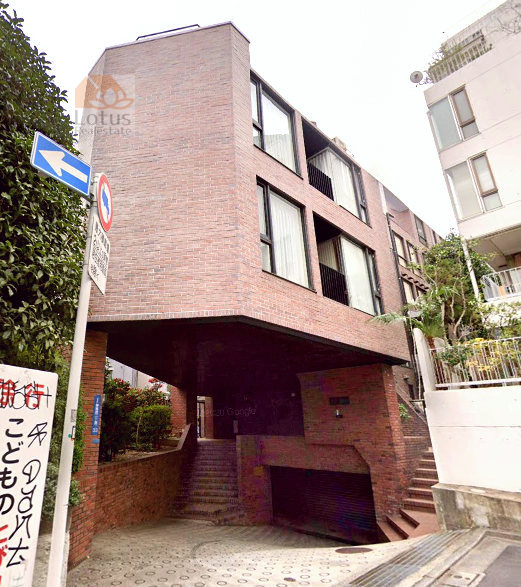 ベルテ原宿外観１｜ベルテ原宿は昭和５１年築、５階建てのマンションです。原宿駅から徒歩１０分の立地です。北参道駅、外苑前駅なども利用可です。周辺は閑静な住環境です。