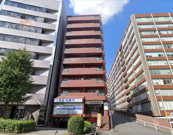 五反田ガーデンハイツ外観１｜五反田ガーデンハイツは昭和５５年築、１０階建てのマンションです。中原街道沿いに立地します。お隣にショッピングモール「TOC」ビルがあります。