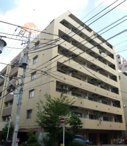 デュオスカーラ新宿外観｜デュオスカーラ新宿は平成１４年築、１１階建てのマンションです。「新宿三丁目」駅から徒歩4分です。