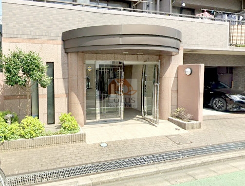 レーベンハイム西新井弐番館エントランス１