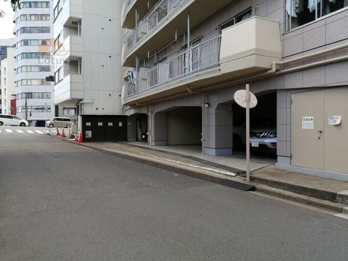 ヴェルドミール柳橋外観 (2)｜駐車場があります。
