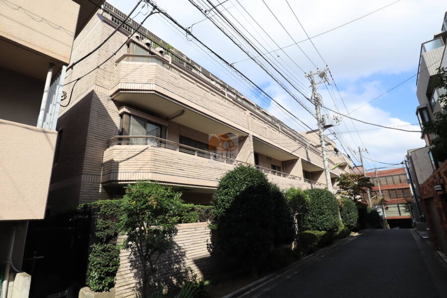 三軒茶屋パークマンション外観1
