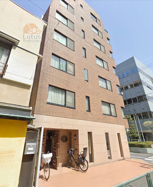 ル・シック中野外観４｜エントランスアプローチです。大久保通りに面しています。