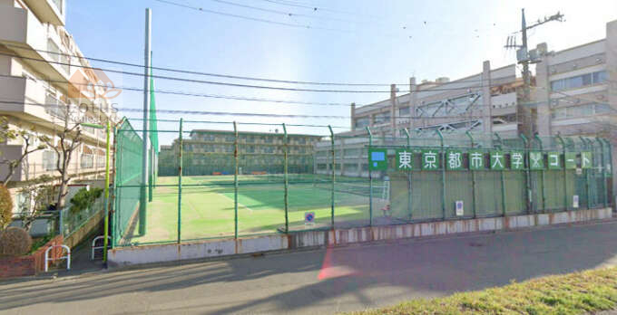 ハイネス尾山台周辺１｜東南側には東京都市大学テニスコートがあります。