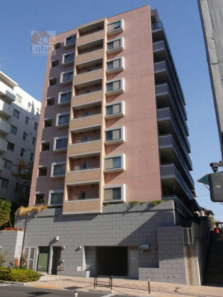サンクタス代々木ヒルズ外観２｜サンクタス代々木ヒルズは平成１０年築、９階建てのマンションです。山手通りに立地します。