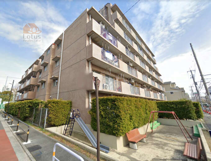 ライオンズマンション北綾瀬外観３｜ライオンズマンション北綾瀬は昭和６１年築、７階建てのマンションです。区立足立谷中中学校前に立地します。千代田線「北綾瀬」駅が利用可です。