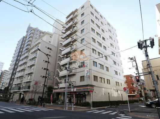 ワールドパレス武蔵小山外観５｜ワールドパレス武蔵小山は平成４年築、１１階建てのマンションです。1階に「セブンイレブン 荏原４丁目店」が入っています
