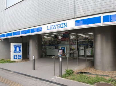 ローソン 高輪三丁目店｜お隣のビルの1階には「ローソン 高輪三丁目店」が入っていて便利です。