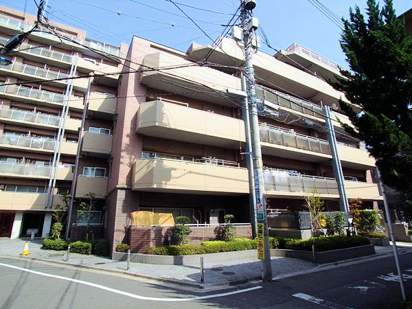ジェイパーク田端外観｜エントランスはオートロック完備、ペット飼育可もうれしいですね。