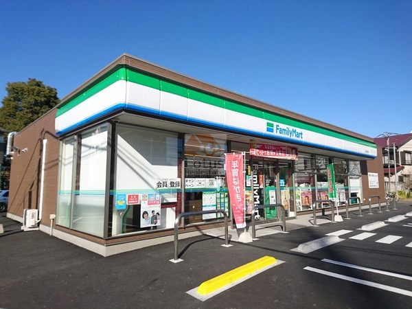 ファミリーマート 足立青井店