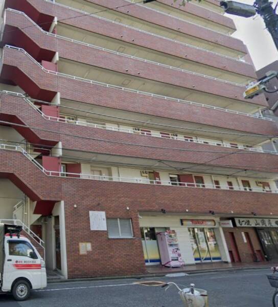 御徒町グリーンプラザ外観３｜山手線「御徒町」駅から徒歩5分、アメ横を通って上野駅まで徒歩10分です。