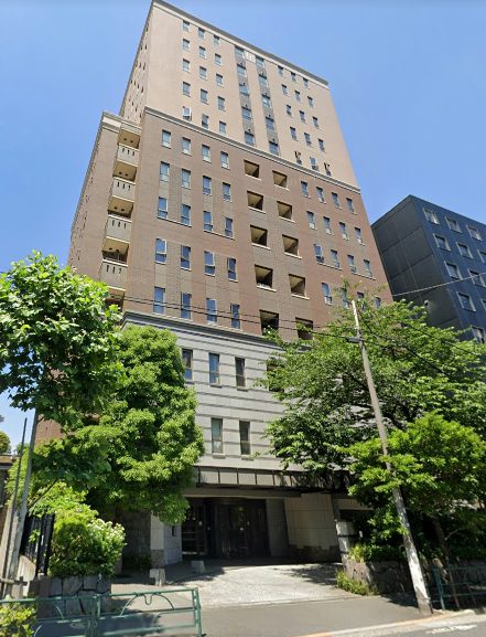 グランドメゾン南青山外観２｜グランドメゾン南青山は平成１４年築、13階建てのマンションです。