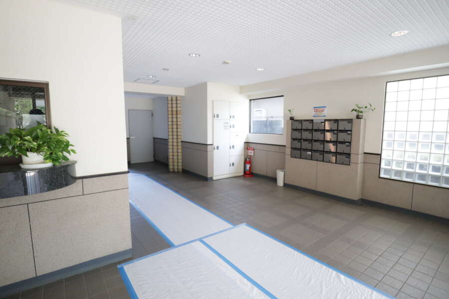 セザール千住天王公園共用部1｜オートロック完備です。