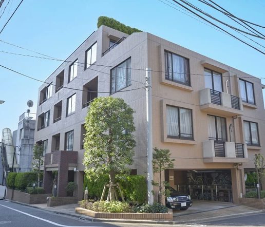 ディアナコート白金台外観３｜ディアナコート白金台は平成１２年築、地上５階建てのマンションです。周辺は閑静な住宅街です。白金小学校学区域です。