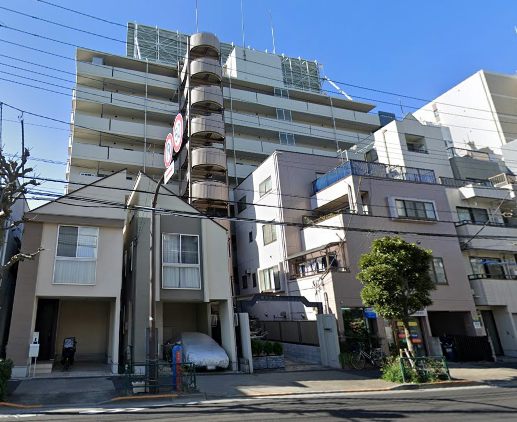 昭和町グリーンハイツは昭和５９年築、９階建てのマンションです。