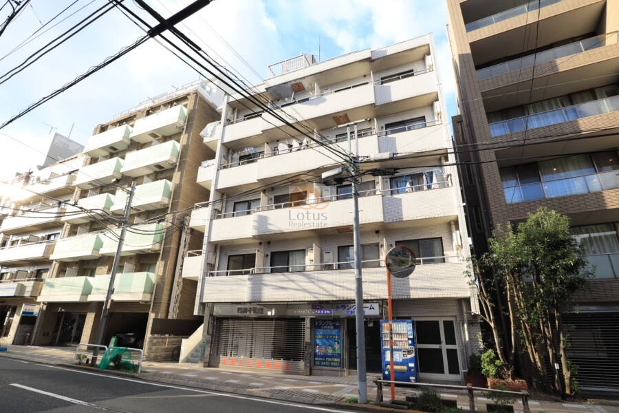 ダイヤアクティ三軒茶屋外観2｜ダイヤアクティ三軒茶屋は昭和59年築、６階建てのマンションです。