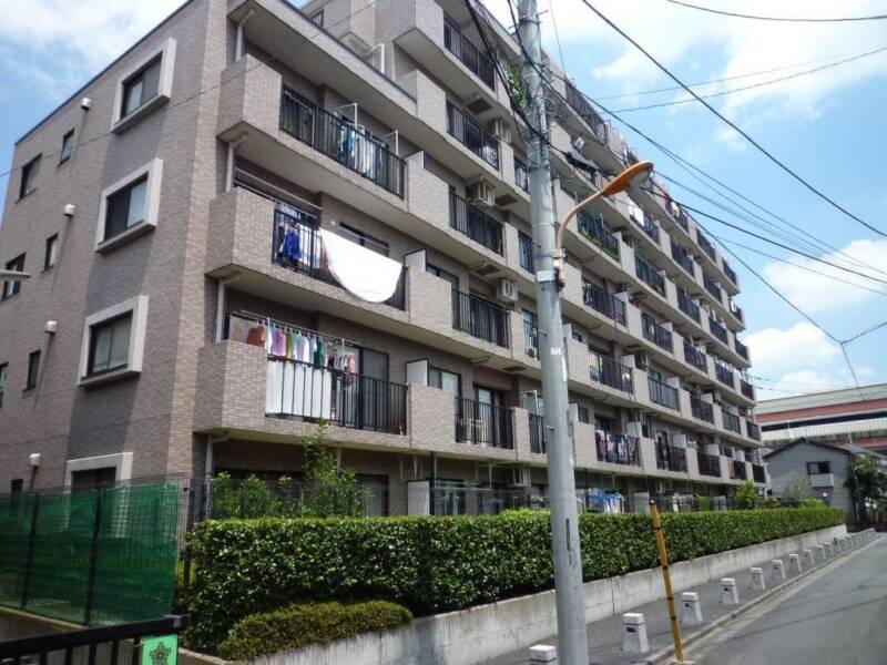 ビューネ北綾瀬5｜ビューネ北綾瀬は平成９年築、7階建てのマンションです。