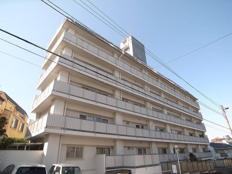 日商岩井弥生町マンション外観　1｜日商岩井弥生町マンションは、1973年（昭和48年）10月に建てられた9階建てです。