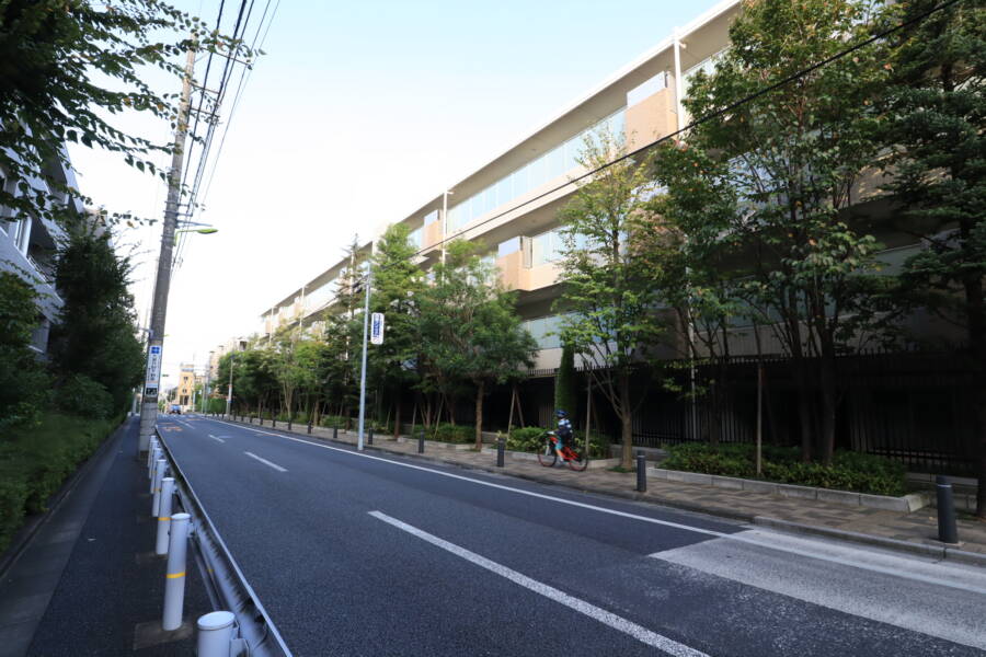 ザパークハウス学芸大学四季の杜外観2｜「学芸大学」駅から徒歩12分の立地です。